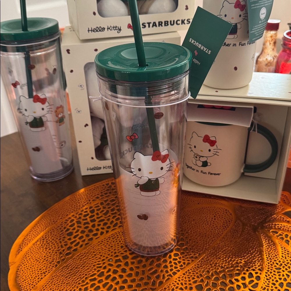 Starbucks x Hello Kitty Cold Cup Tumbler